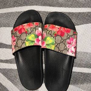 Gucci Bloom Slide Size 7